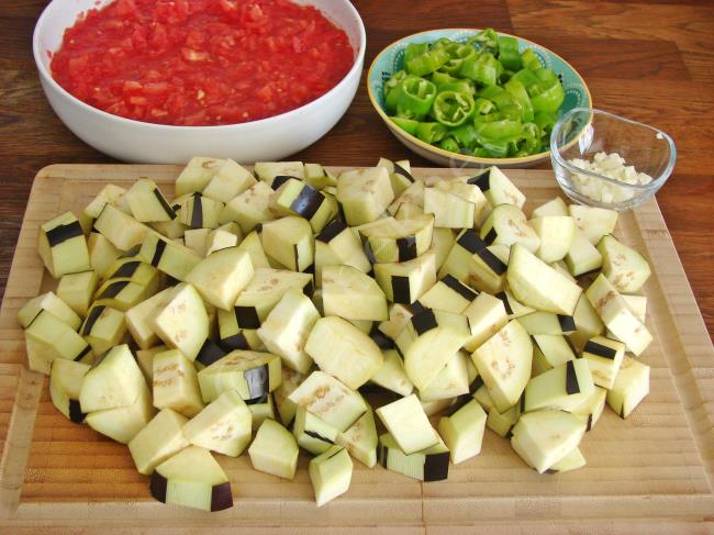 Şakşuka - Yapılışı (2/12) 