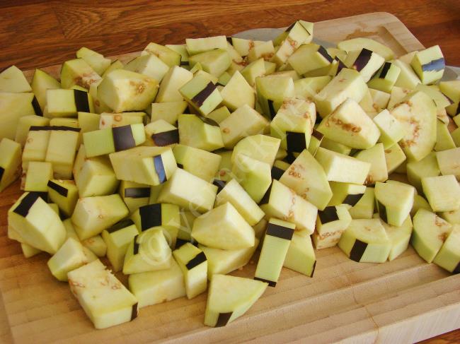 Tahinli Patlıcan Mezesi - Yapılışı (2/8) 