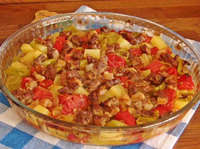 Kes, Doğra, Fırınla, Yapması En Kolay Ana Yemeklerden Biri Budur : Fırında Sebzeli Et Yemeği