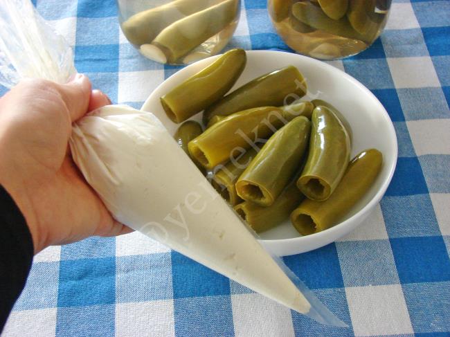 Peynir Dolgulu Jalapeno Biber Turşusu - Yapılışı (13/16) 