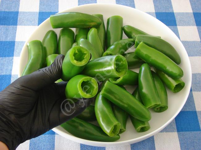 Peynir Dolgulu Jalapeno Biber Turşusu - Yapılışı (4/16) 