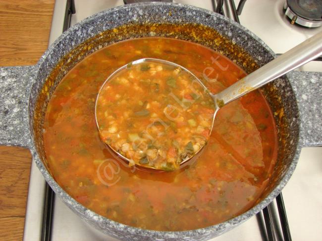 Semizotlu Kırmızı Mercimek Çorbası - Yapılışı (10/12) 