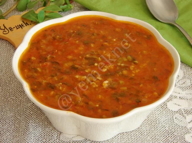 Semizotlu Kırmızı Mercimek Çorbası