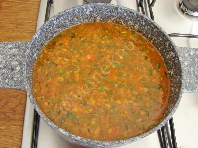 Semizotlu Kırmızı Mercimek Çorbası - Yapılışı (9/12) 