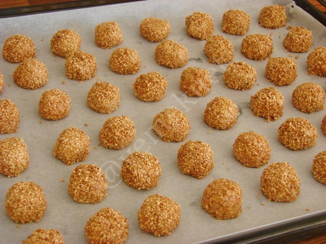 Sirkeli Susamlı Kurabiye - Yapılışı (8/12) 