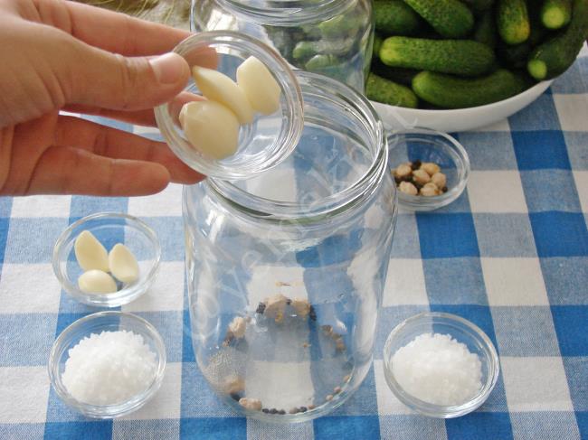Sirkesiz Limonsuz Kornişon Turşusu - Yapılışı (5/12) 