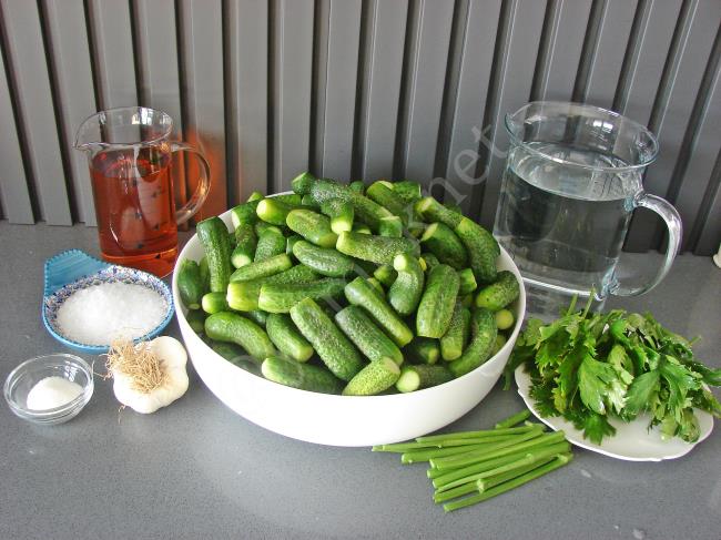 Soğuk Suyla Salatalık Turşusu - Yapılışı (1/12) 