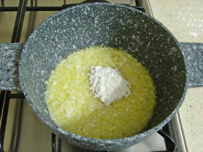 Zerdeçallı Nohut Çorbası - Yapılışı (2/8) 