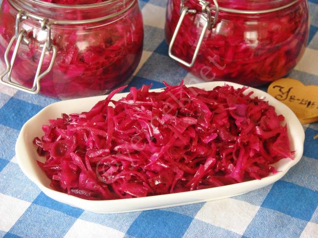 Yapıldığı Gibi Tüketmeye Hazır Enfes Bir Turşu : Hızlı Mor Lahana Turşusu