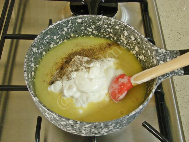 Kremalı Balık Sosu - Yapılışı (4/8) 
