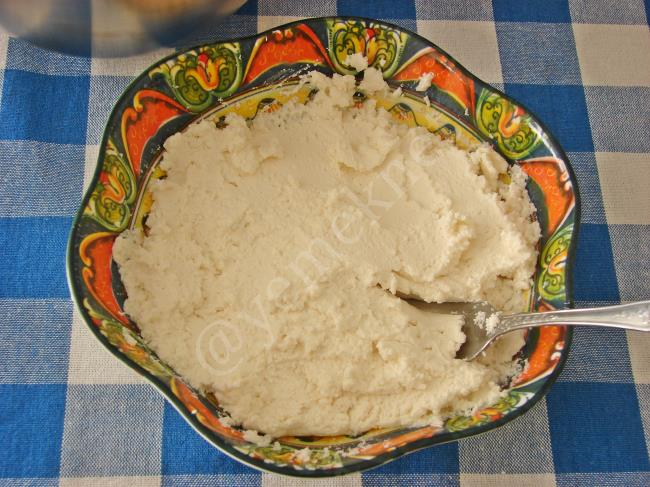 Peynir Dolgulu Kiraz Biberi Turşusu - Yapılışı (11/16) 