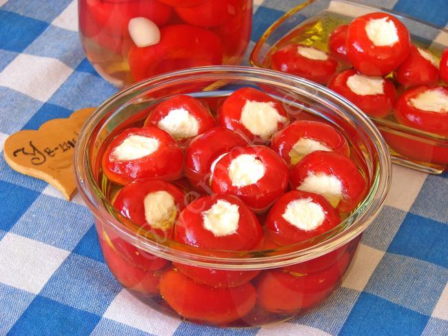 Peynir Dolgulu Kiraz Biberi Turşusu