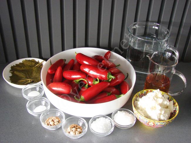 Peynirli Biber Turşusu - Yapılışı (1/20) 