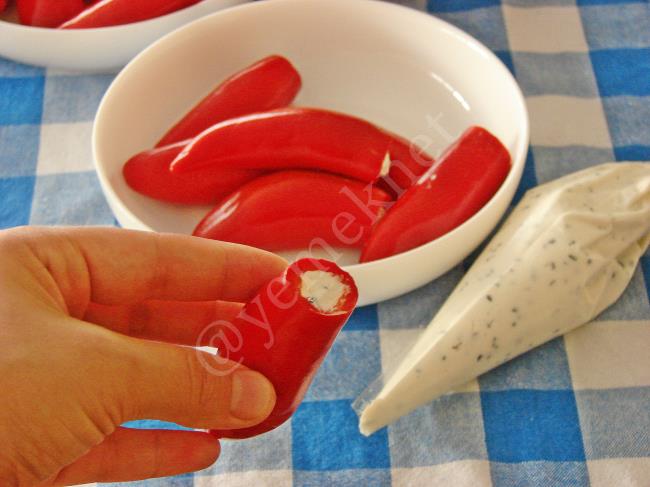 Peynirli Biber Turşusu - Yapılışı (18/20) 