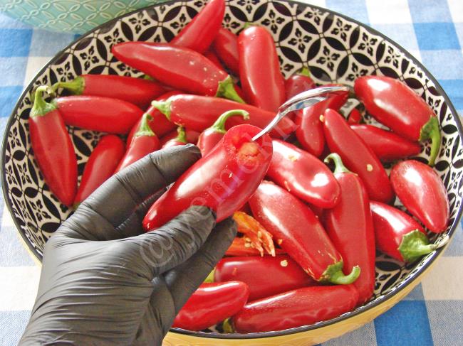 Peynirli Biber Turşusu - Yapılışı (3/20) 