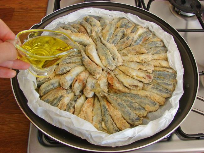 Tavada Kokusuz Balık Kızartması - Yapılışı (8/12) 