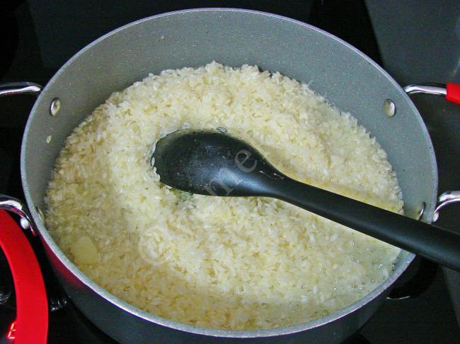 Kavurarak Pirinç Pilavı - Yapılışı (4/8) 