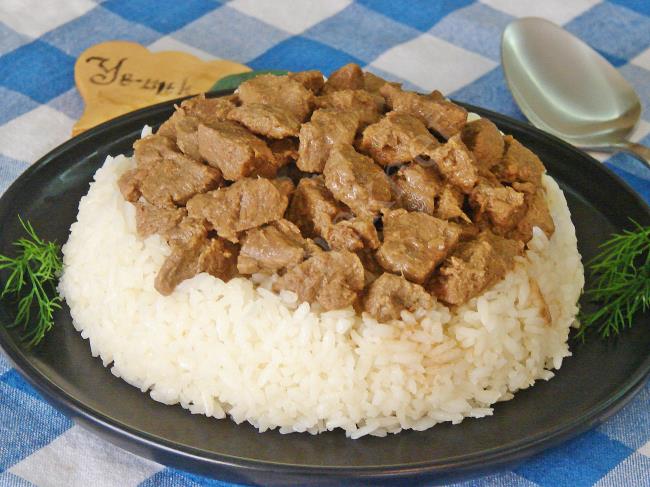 Pilav Üstü Kavurma - Yapılışı (11/12) 