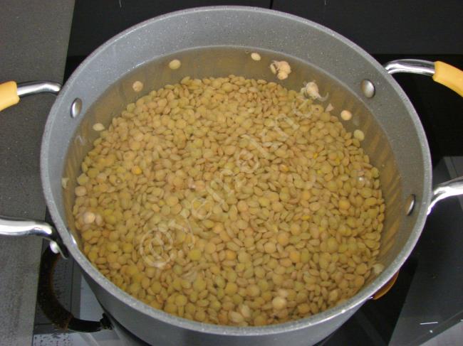 Şehriyeli Yeşil Mercimek Çorbası - Yapılışı (2/12) 