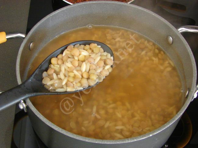Şehriyeli Yeşil Mercimek Çorbası - Yapılışı (4/12) 