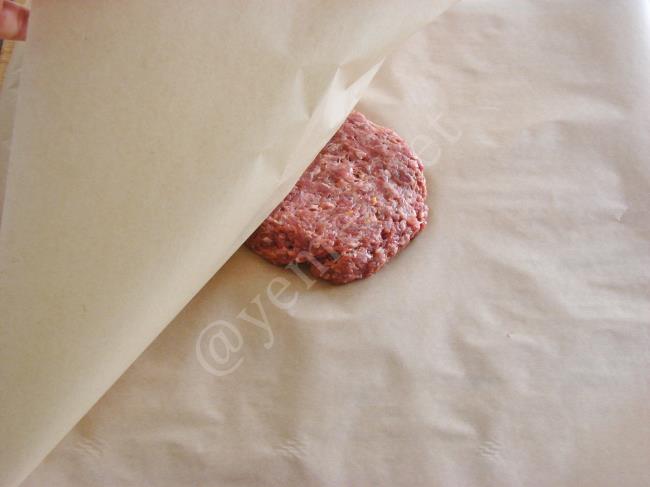 Yağlı Kağıtla Kıymadan Yaprak Döner - Yapılışı (5/12) 