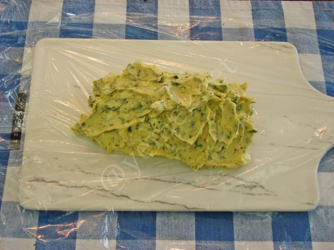 Alman Usulü Otlu Tereyağı - Yapılışı (5/8) 