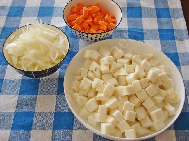 Nohutlu Kereviz Salatası - Yapılışı (2/12) 