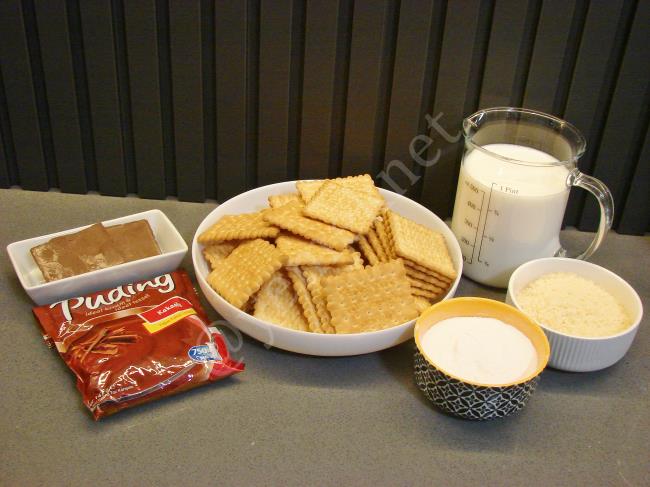 Kolay Bisküvili Pasta - Yapılışı (1/12) 