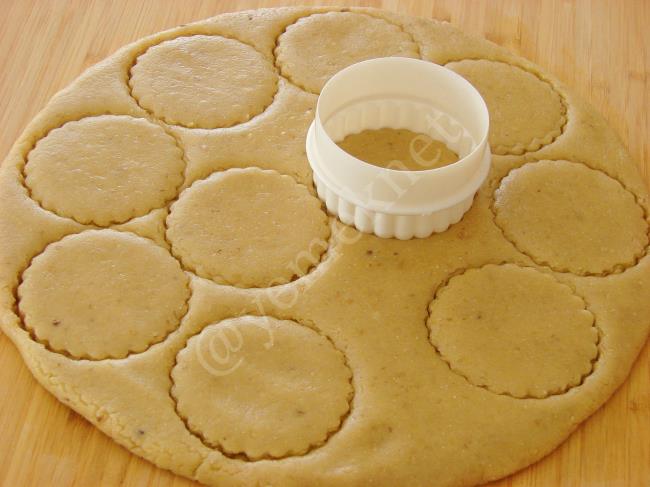 İrmikli Şerbetli Tatlı - Yapılışı (6/12) 