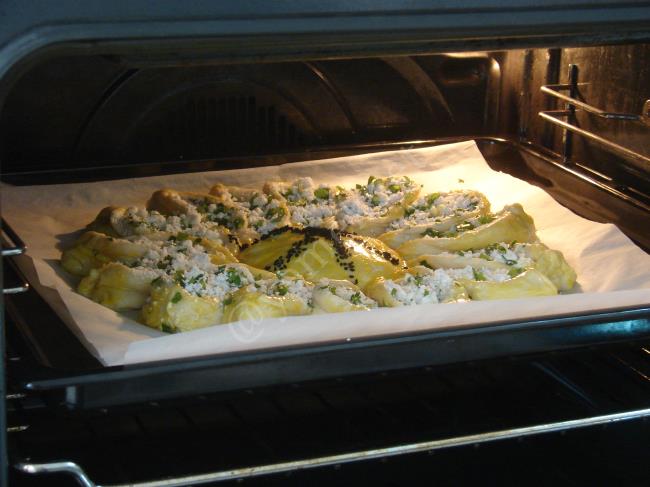 Peynirli Çörek - Yapılışı (10/12) 