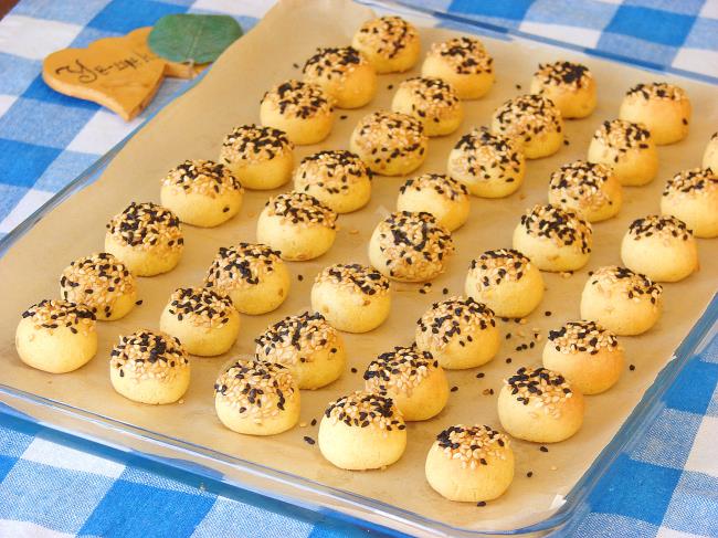 Üç Malzemeli Tuzlu Kurabiye