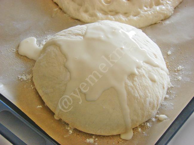 Yoğurulmayan Ramazan Pidesi - Yapılışı (8/12) 