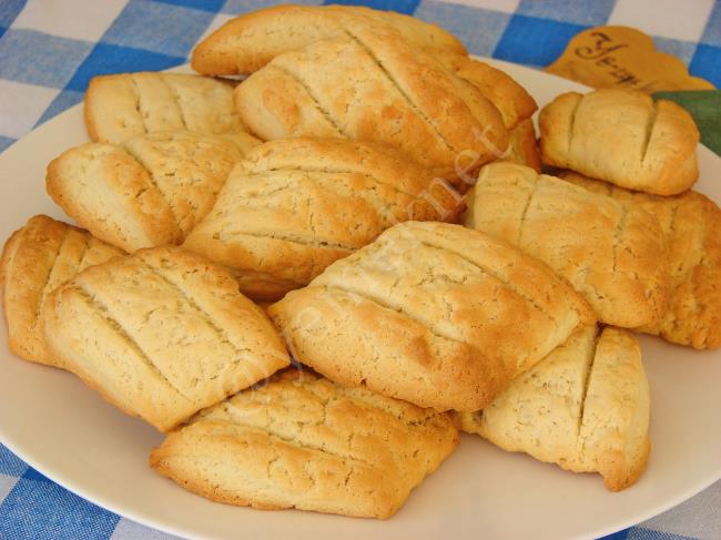 Karadeniz Yöresinin Haftalarca Bayatlamayan, Dışı Kıtır, İçi Yumuşak Efsane Kurabiyesi : Enişte Lokumu