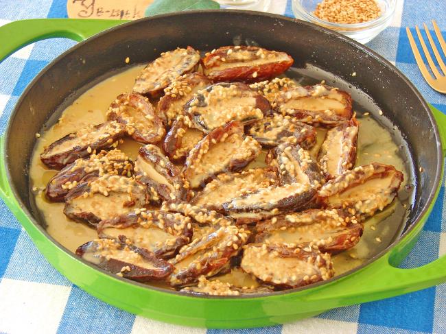 Tahinli Sıcak Hurma Tatlısı