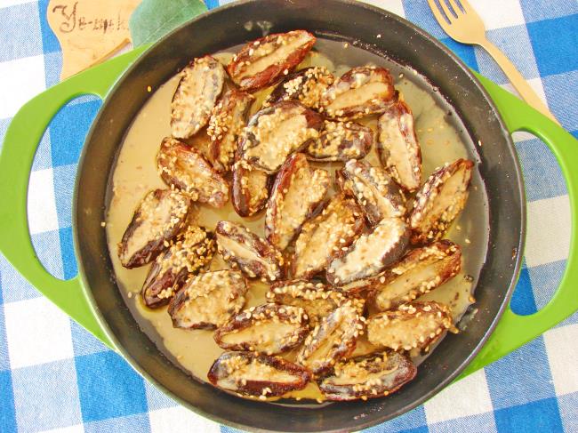 Tahinli Sıcak Hurma Tatlısı